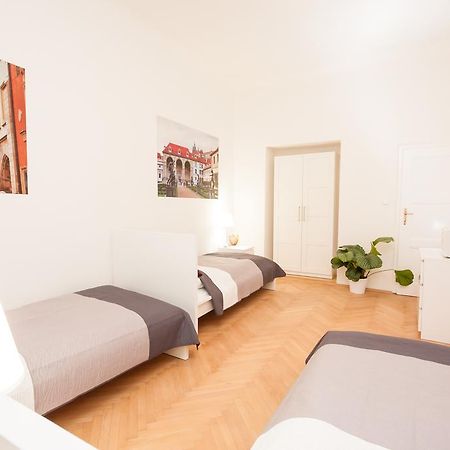 Fashion Loft Apartment Praha Bagian luar foto