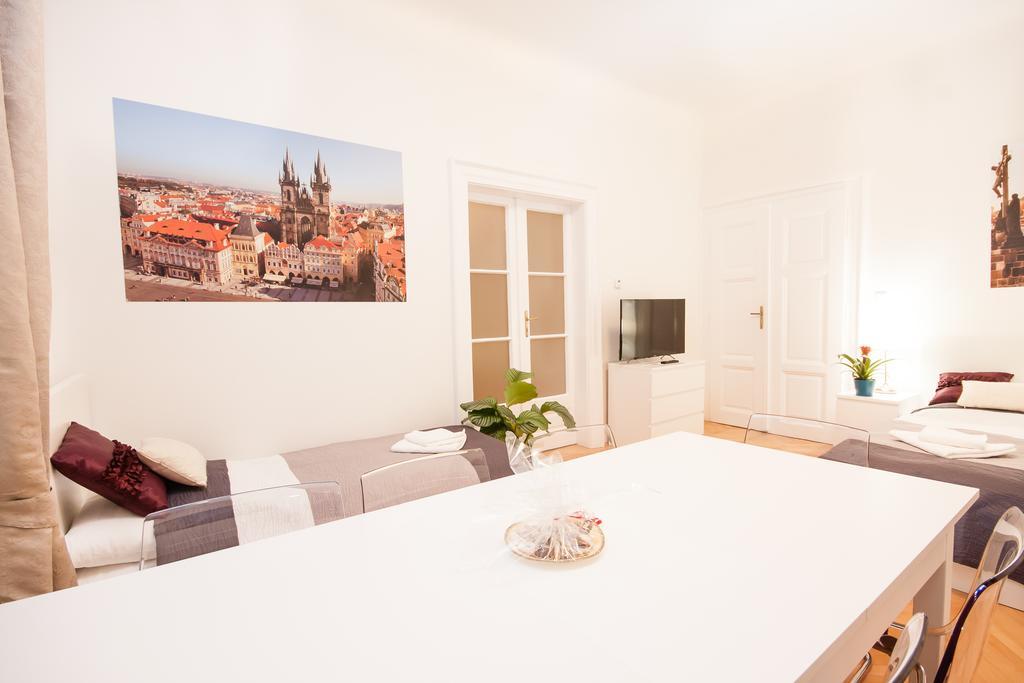 Fashion Loft Apartment Praha Bagian luar foto