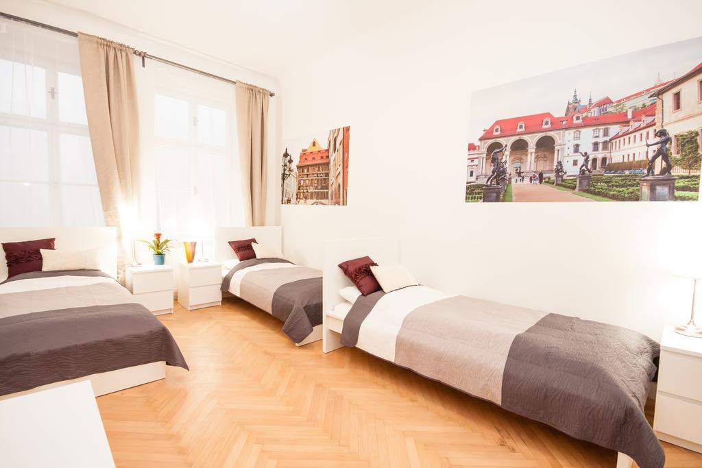 Fashion Loft Apartment Praha Bagian luar foto